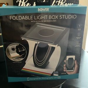 NIB FOLDABLE LIGHT BOX STUDIO